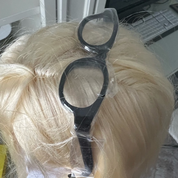 Our Generation Amelia Ann 18-inch Science Doll - Picture 8 of 13